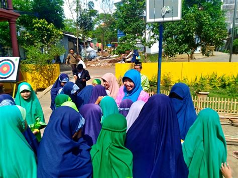 Kesempatan memperoleh pendidikan masih terbatas pada tingkat sekolah dasar. VISITASI DAN PENGUMUMAN HASIL AKREDITASI SD ISLAM AL-UMM ...