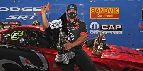 Matt Hagan Crowned Nhra Funny Car World Champion At Dodge Nhra Finals