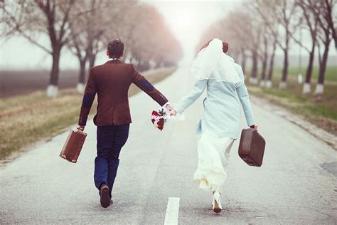 The Pros And Cons Of Eloping