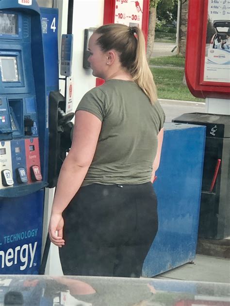 Blonde Pawg At Gas Station Spandex Leggings And Yoga Pants Forum