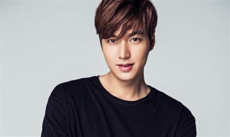 His family consists of his mother, father, and one older sister. Lee Min Ho de Boys Over Flowers asegura que enlistarse tarde en el ejército fue su mejor ...