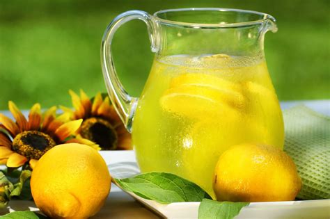 When life gives you lemons.... make lemonade! - Our English Blog