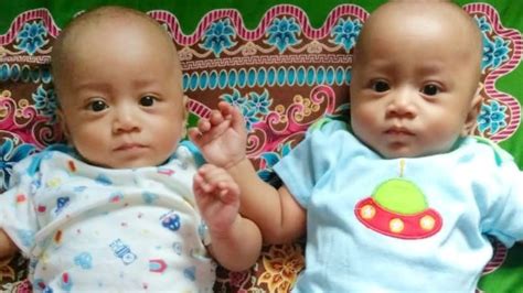 Baby Kembartwins Auzarly Youtube