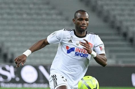 Moussa konate profile), team pages (e.g. Dijon : accord total pour le transfert de Moussa Konaté ...