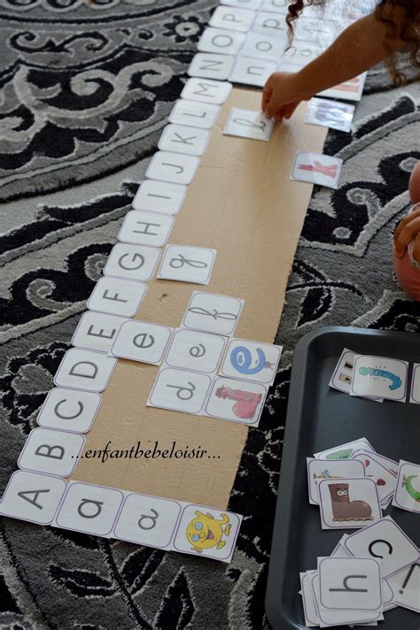 Tableau géant à double entrée - correspondance alphas | Apprendre l'alphabet, Jeux de lettres et ...