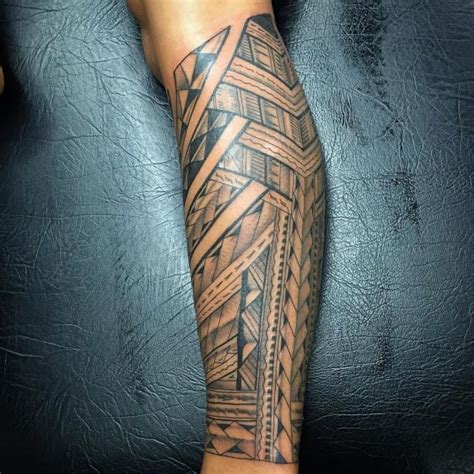 It is said the word tattoo is actually derived from the polynesian word tatua, and the art of samoan tattoos is reminiscent of the very first tattoos ever produced by man. 150 Tribal Samoan Tattoos For Men Women (Ultimate Guide 2020)