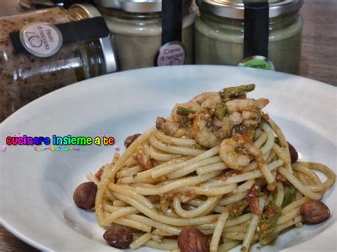 Il mal bianco del nocciolo da erysiphe corylacearum continua a causare perdite di produzione in turchia. SUGO CON ASPARAGI GAMBERETTI E PESTO DI NOCCIOLE