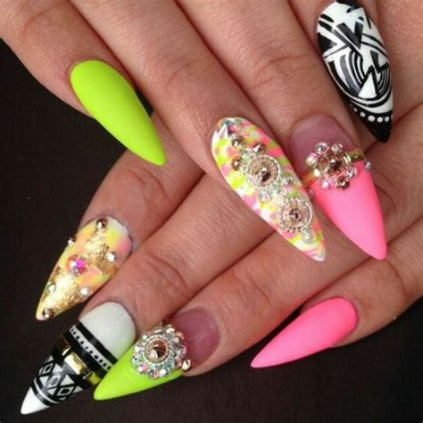 Definition, rechtschreibung, synonyme und grammatik von 'ausgefallen' auf duden online nachschlagen. Pin su Nageldesign