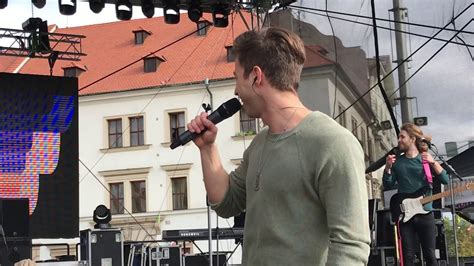 Vůbec poprvé v historii pětičlenné pop rockové formace jde navíc o duet. Druhej břeh - Milan Peroutka, Perutě 7.10.2017 Plzeň - YouTube