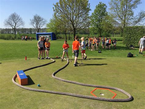 Onderstaande koningsspelen voor kleuters kunnen gebruikt worden in een spelcircuit op koningsdag. Koningsspelen voor golfvereniging De Batouwe groot succes ...