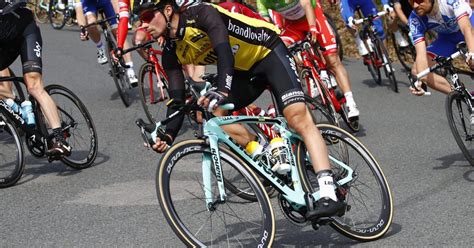 Ex skijumper, now riding a bike for a dutch team @jumbovismaroad. Team Jumbo-Visma | Primoz Roglic behoudt vierde plek in…