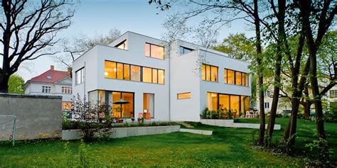 Ein schönes haus mit einliegerwohnung baut man in der regel dann, wenn man die eltern oder ein elternteil mit im haus unterbringen möchte. Haus mit zwei Wohneinheiten