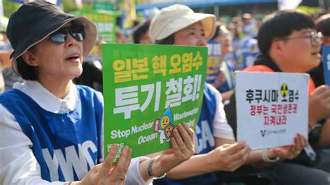 S Koreans Rally Against Japans Radioactive Wastewater Dumping Again