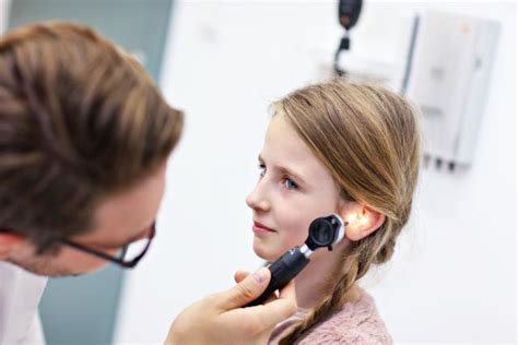 Zapalenie Ucha U Dziecka Przyczyny Objawy Leczenie Aptekazabobrze Pl