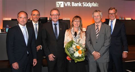 Profitieren sie beispielsweise vom elektronischen kontoauszug. VR Bank Südpfalz erschließt neue Geschäftsfelder und setzt ...