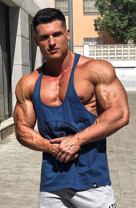 Pin By Jeff Lands On Built To Perfection Muscular Men Bodybuilders Men Muscle Men
