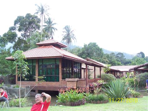 Teratak malaya merupakan salah satu lokasi percutian di janda baik yang berkonsepkan penginapan di dalam rimba. Janda Baik Pahang: Al-Sakinah Eco Resort