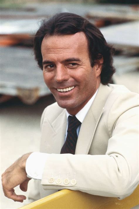 Court Rules That Julio Iglesias Is The Father Of A 43 Year Old