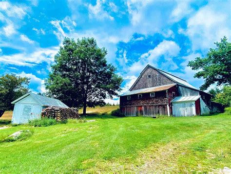 C1860 Handyman Special Vermont Farmhouse For Sale Wbarn And Pond On