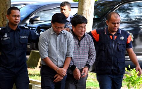 Sebuah mahkamah majistret dipengerusikan oleh suatu tribunal terdiri dari dua atau lebih. Pengarah syarikat, ejen penghantar didakwa buat perakuan ...