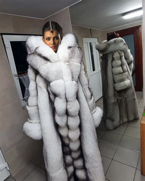 Pin By Евгений Терещенко On Artistic Fur In 2020 Fur Hood Coat Fur
