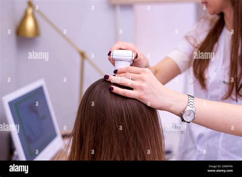 Complejo de diagnóstico para el examen microscópico del cabello y la