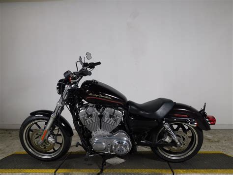 Unico proprietario 40 mila km completa di tanti accessori ! Pre-Owned 2011 Harley-Davidson Sportster 883 Low XL883L ...