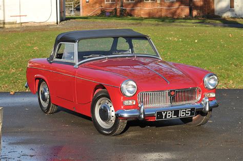 Your test will be cancelled if you come for your test without a face covering and you did not say that you could not wear one when you booked it. ROAD TEST - 1961 MG MIDGET | Classics World
