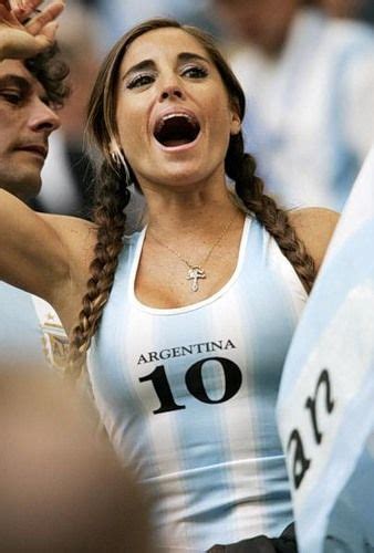 Sexy Soccer Fans 35 Pics Curious Funny Photos Pictures