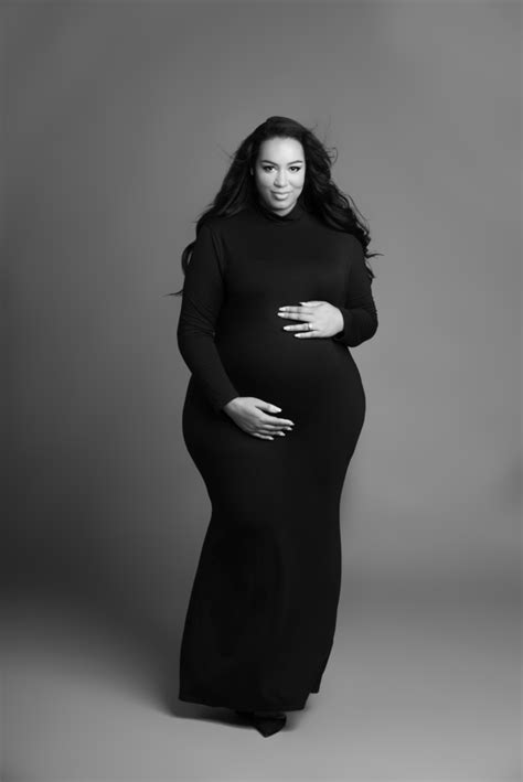 5 Plus Size Maternity Photo Shoot Tips Photographers Want You To Know