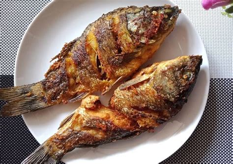 Selain itu, tekstur dagingnya juga lembut dan bumbu yang meresap. Resep Pecak Ikan Mas Goreng Pedas Enak Mantap - Konfirmasi ...