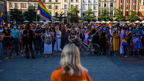 Druck Auf Polen Wächst Eu Kein Geld Für „lgbt Ideologiefreie Zonen“ Bild De