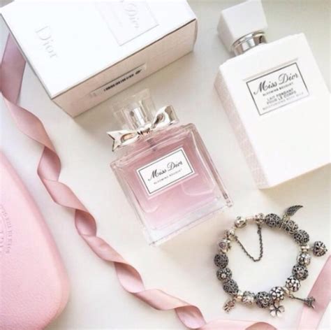 10 perfumes que toda chica quizo quiere y querrá en su vida es la moda