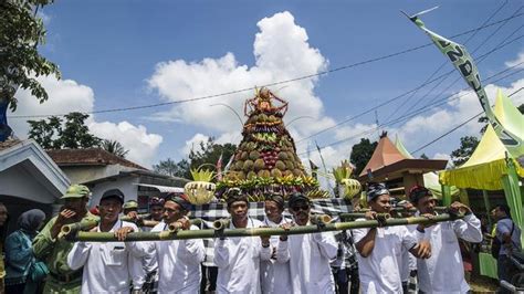 Durian Festival Celebrating Kenduren In Jombang East Java The
