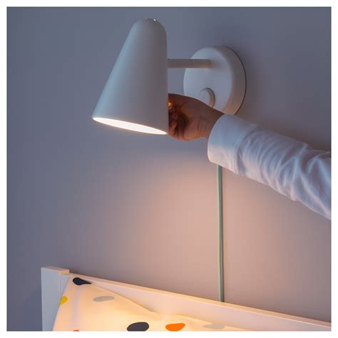 Eby18 it looks and works great, i just wish it had the switch on the base like it's matching wall lamp does. FUBBLA LED wall lamp, white | IKEA Indonesia
