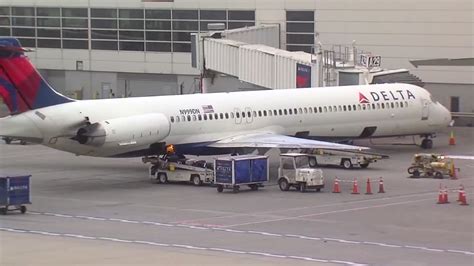 Two Delta Passengers Caught In Sex Act On Flight From La To Detroit