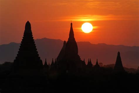 Captivating Ancient City Of Bagan Burma I Like To Waste My Time