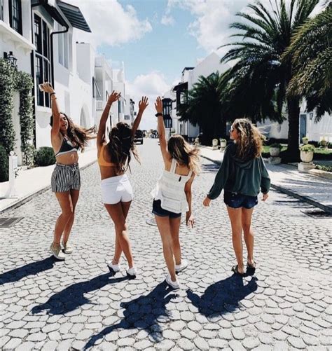 Pin By Lily 🤩💫⚡️ On Friendship Goals Summer Friends Friend Photoshoot Friends Photography