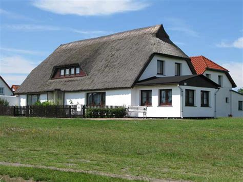 Ich wollt mal fragen, von welchen kriterien der denkmalschutz abhängig ist? Ferienwohnung-Schluck, in Neuendorf auf Hiddensee - Machen ...
