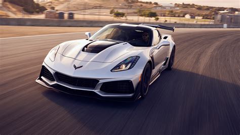 Chevrolet Corvette Zr1 2018 Motor Trend Best Drivers Car Contender