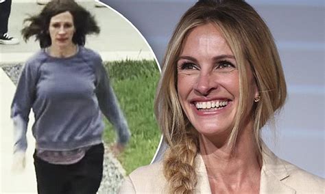Julia Roberts 50 Says She Lost A Whole Pant Size While Shooting The