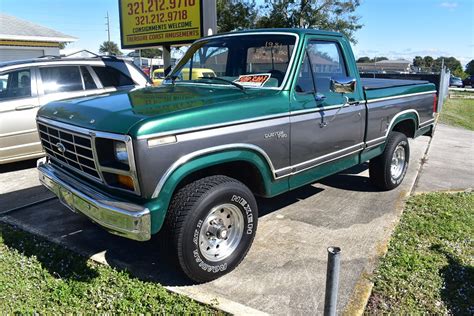 I tried the 4 wheel drive but there's no light or switch to turn that indicates the 4 wheel drive is ingaged. 81 Ford F150 - Kool Karz