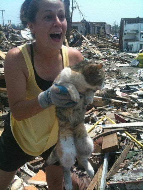 After Joplin Tornado Woman Finds Her Cat Alive In Homes Debris 16