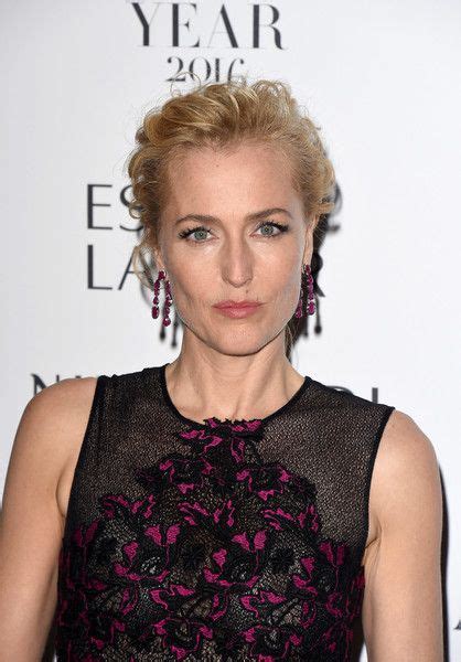 Gillian Anderson Messy Updo Gillian Anderson Attended The Harpers