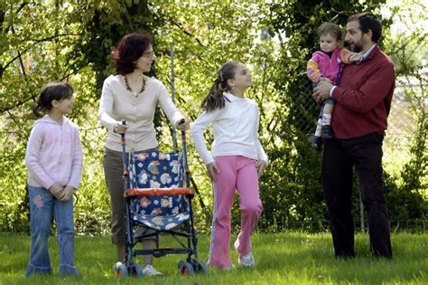 L'assegno unico per i figli a carico è una misura confermata nella legge di bilancio 2021 e l'assegno unico, come ricorda money.it, è corrisposto sia ai lavoratori dipendenti sia ai lavoratori. Famiglia e figli. Assegno unico e universale: una vera equità - CAV Voghera