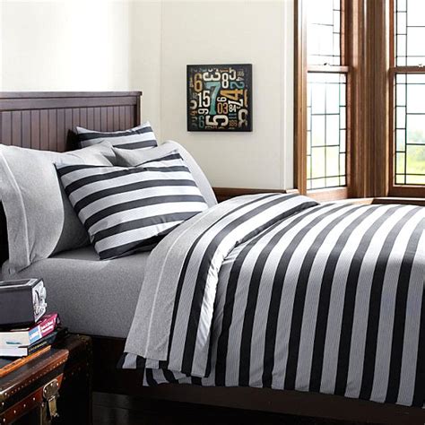 17 Fabulous Modern Bedding Finds