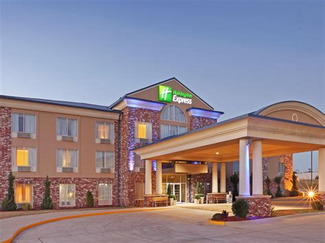 Affordable Hotels In Mountain Home Ar Holiday Inn Express And Suites
