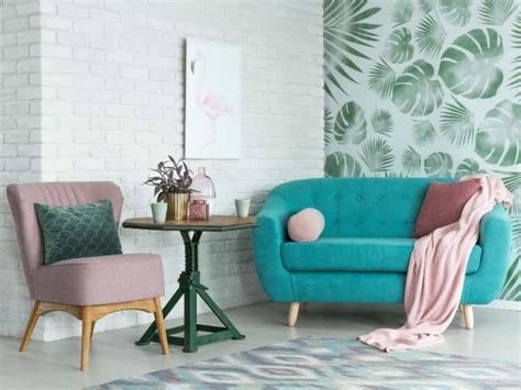 Do Accent Chairs Need Pillows? (All You Need to Know)