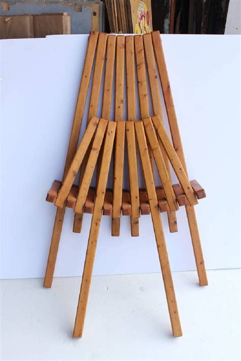 Mid-Century Wood Folding Lounge Chair For Sale at 1stDibs