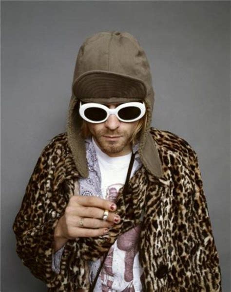 Kurt cobain influenced many people with his scruffy and unpolished clothing style, which still remains prominent today. 1990's comeback with a Vengence! | Kurt cobain, Fancy dress costumes, Vogue america